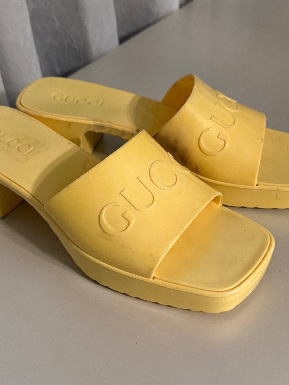 Gucci Yellow Patent Logo Slide Sandals 37 size - Picture 13 of 14